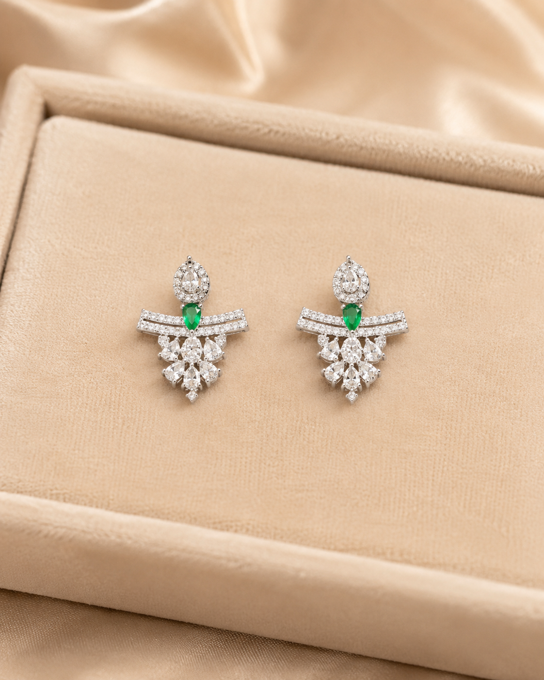 Emerald Blossom Necklace Set - Image 4